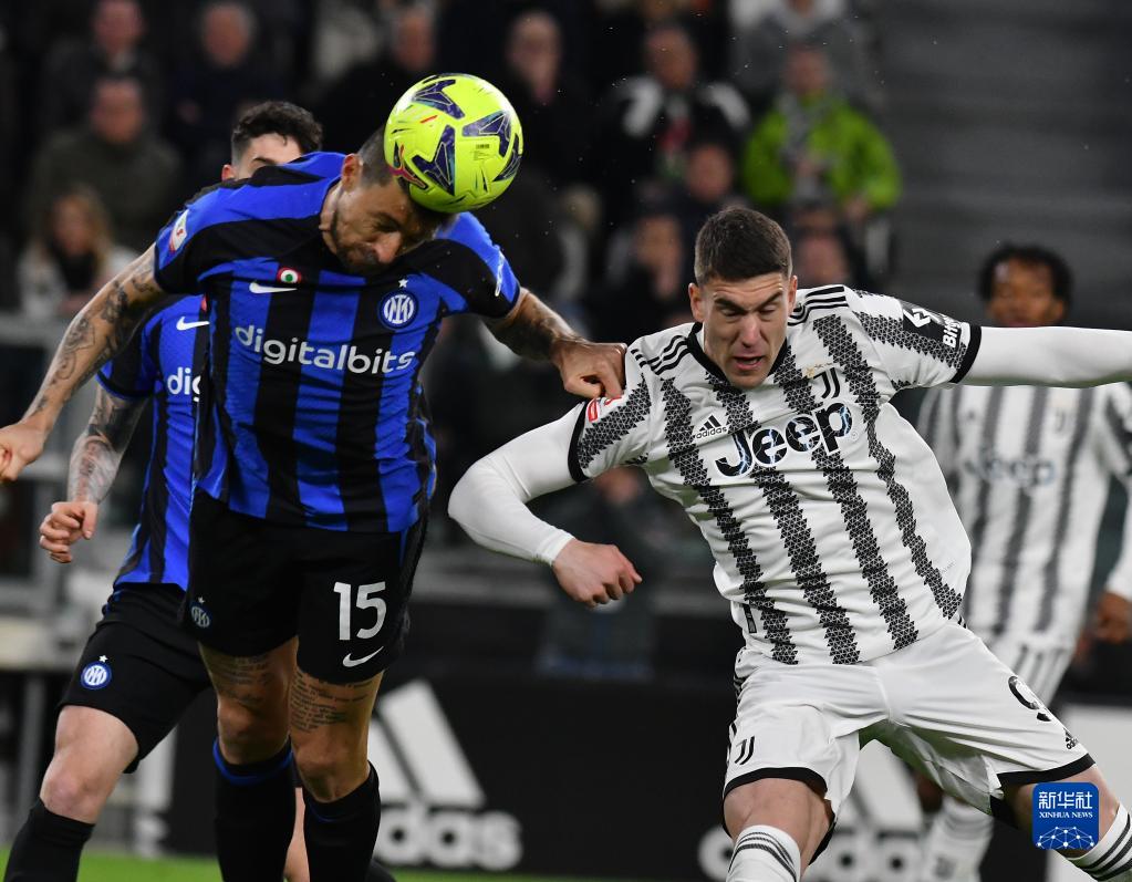 你以为水火不容的耐克和阿迪，有钱也得一起挣（看似死对头的耐克与阿迪，为了赚钱照样联手）