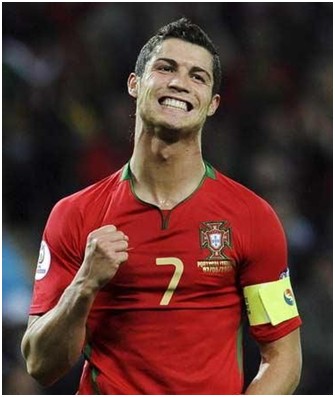 欧冠疯狂夜！3大豪门全逆转，17岁新星封神，后卫90秒双响炸场？（欧冠沸腾之夜：三大豪门齐逆转，17岁妖星封神，后卫90秒梅开二度引爆全场）