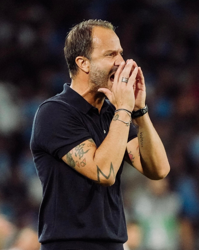 梅西世界杯夺冠后技术体能退化程度引关注（梅西世界杯封王后技术与体能下滑程度成焦点）