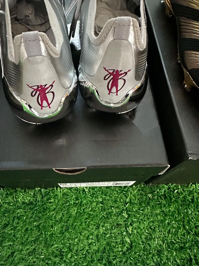 阿斯：弗里克圣诞节给巴萨放一个星期假，12月29日归队训练（阿斯报：弗里克圣诞期间为巴萨放假一周，球队12月29日恢复训练）