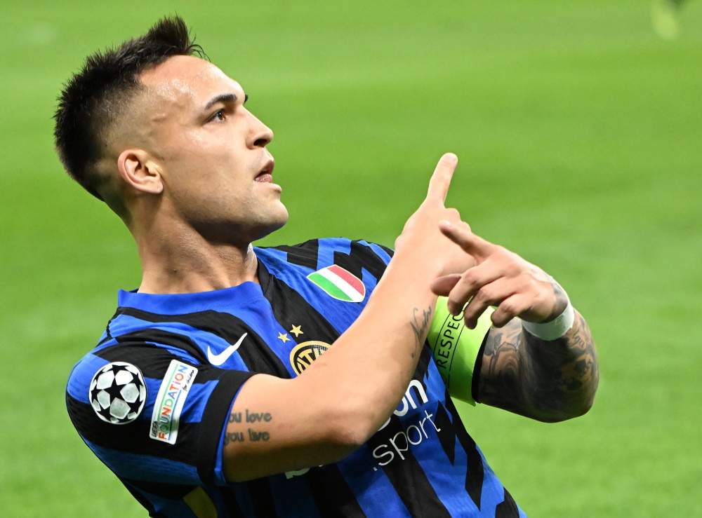 国足重建计划：明年初集结，放弃30岁+老将，蒋圣龙等人成核心（国足重建启动：明年初集中，30岁以上老将暂别，蒋圣龙等成球队核心）