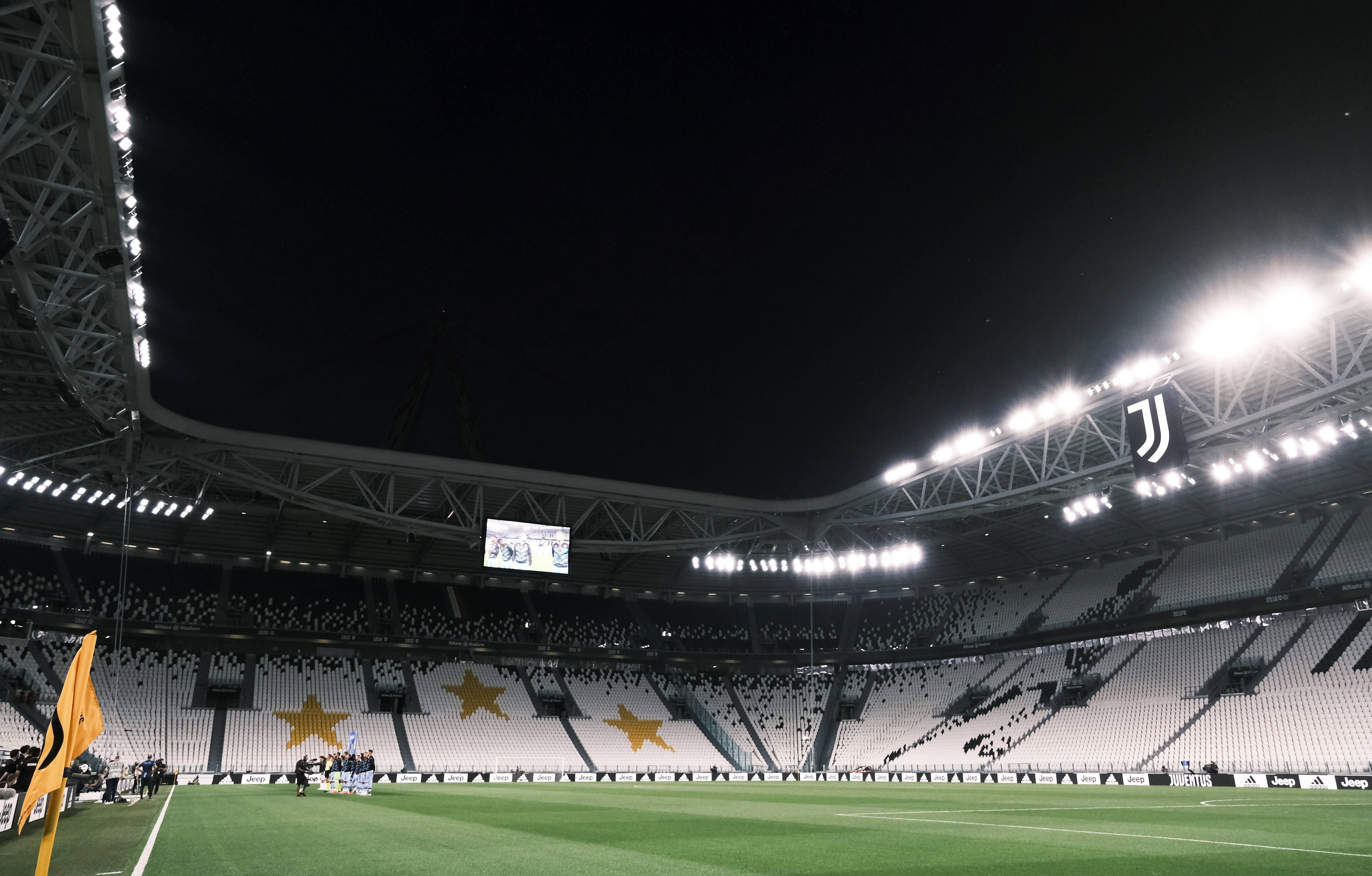 里程碑之战，恩里克迎来执教生涯第400场俱乐部赛事（恩里克执教第400场俱乐部比赛，迎来里程碑一战）