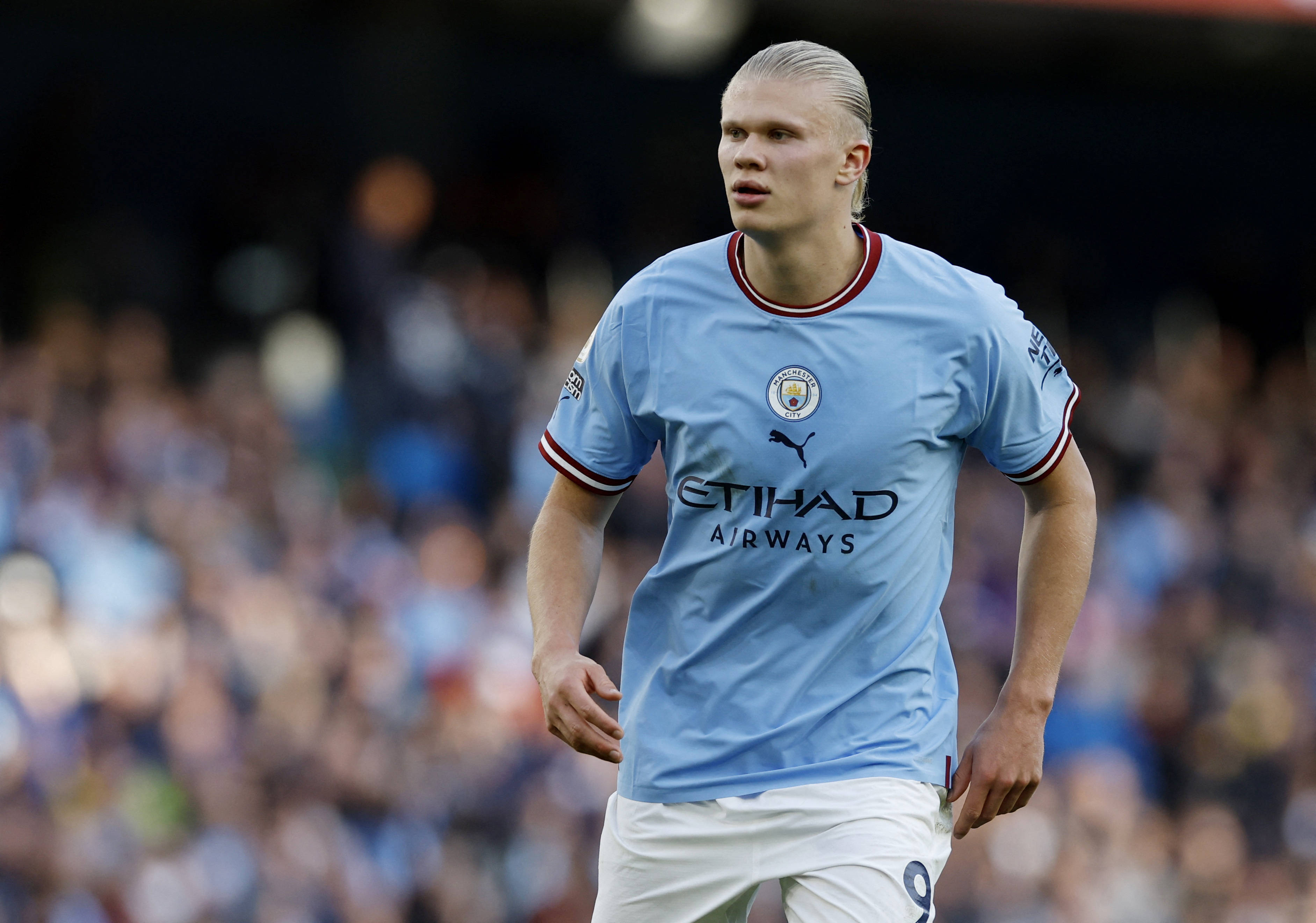 帕尔马官方：铃木彩艳左手中指及手舟骨复合骨折，将接受手术（帕尔马官宣：铃木彩艳左手中指与腕舟骨复合性骨折，将接受手术治疗）