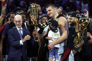 最想“偷师”队友的哪种特质？泽林斯基：姆希塔良的足球智慧（最想向队友学哪一项？泽林斯基：姆希塔良的足球智慧）