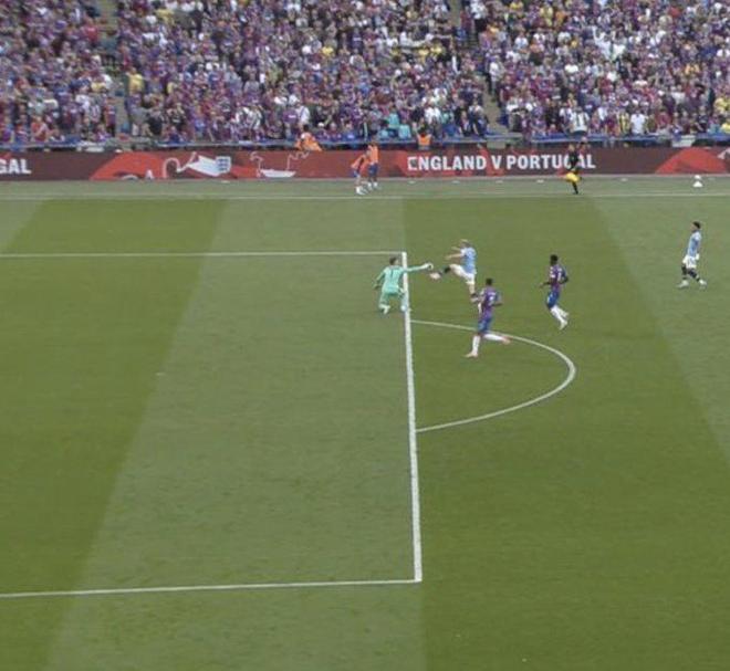 意媒：尤文冬窗很难签下贝尔纳韦，其3千万身价是主要障碍（意媒：尤文冬窗追贝尔纳韦受阻，3000万要价成最大挑战）