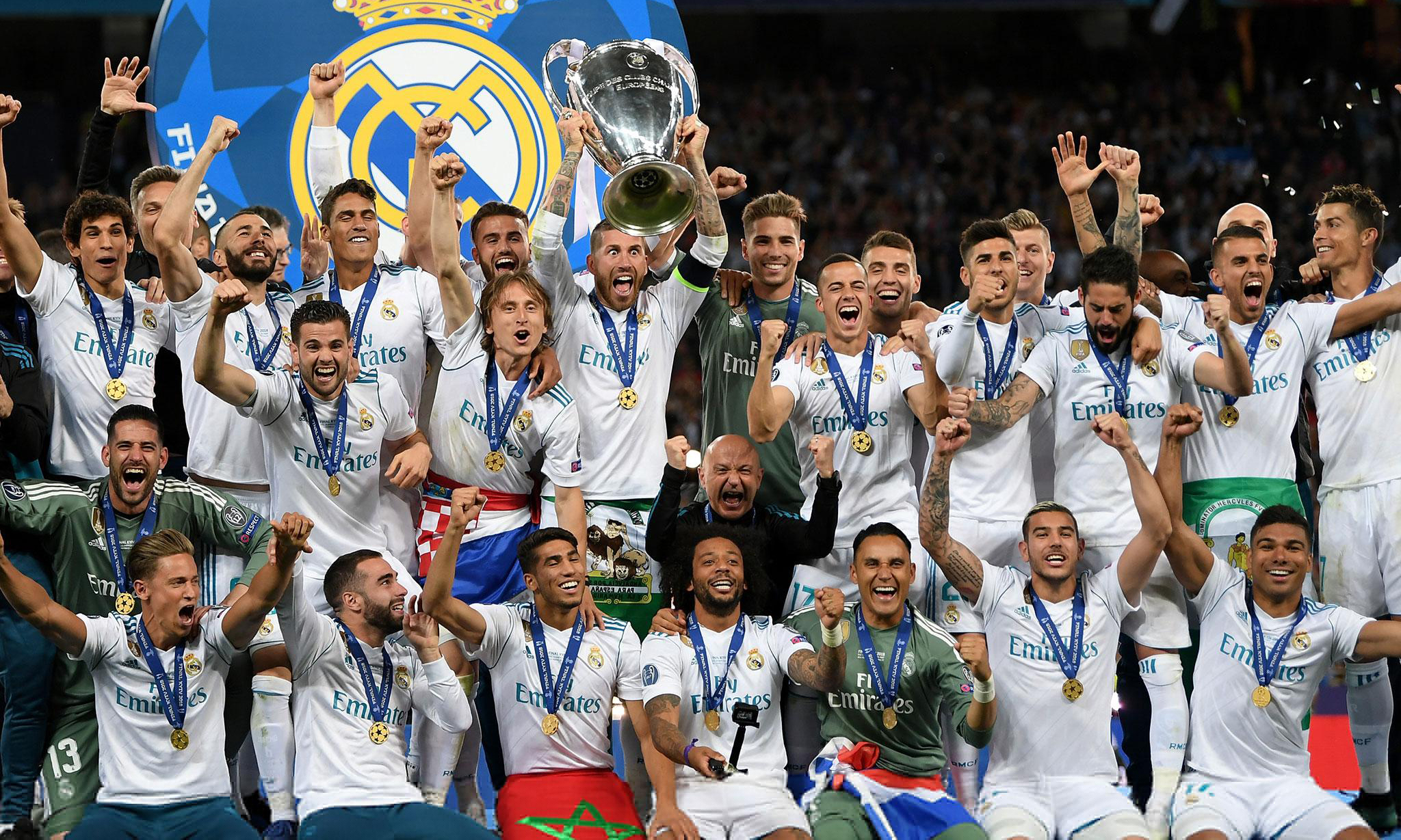 巴萨对阵马竞大名单：莱万、拉菲尼亚、亚马尔领衔，德容缺阵（巴萨战马竞名单出炉：莱万、拉菲尼亚、亚马尔压阵，德容缺席）