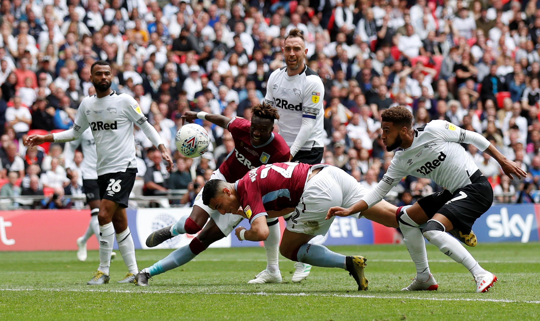 巴黎圣日耳曼姆巴佩帽子戏法（姆巴佩为巴黎圣日耳曼上演帽子戏法）