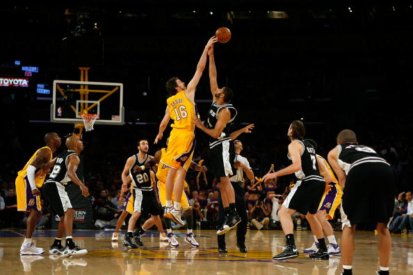 尤文官方：加蒂右膝内侧半月板受伤，将接受手术（尤文官宣：加蒂右膝内侧半月板受伤，将接受手术治疗）