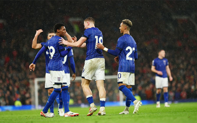 篮球火箭球员赛前训练亮眼（火箭队球员赛前训练表现抢眼）